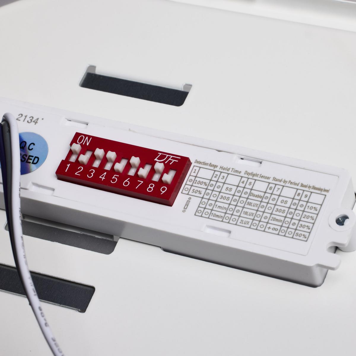 4 Foot; Vapor Proof Linear Fixture; CCT & Wattage Selectable; IP65 and IK08 Rated; 0-10V Dimming; 120V-347V - Green Lighting Wholesale