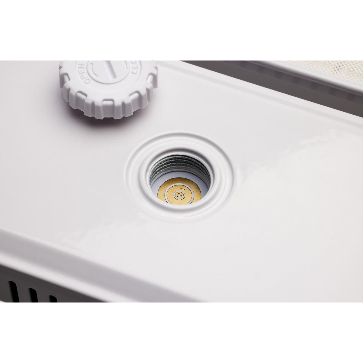 Satco LED linear high bay light with 65W, 75W, or 85W wattage options and adjustable 3K, 4K, or 5K color temperature.