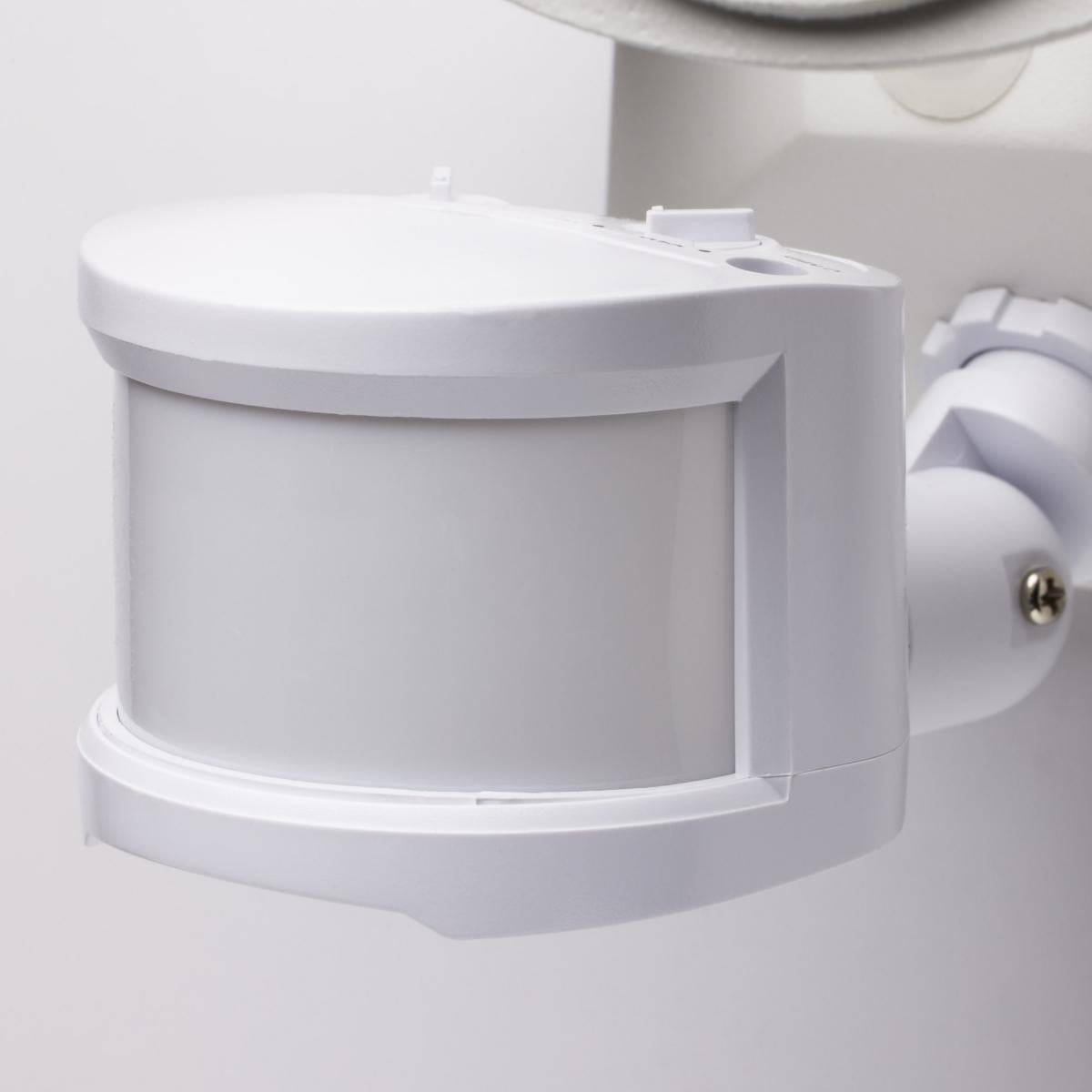 White LED Security Light - Dual Head - 4000K - with Motion Sensor - 120V - Green Lighting Wholesale, INC