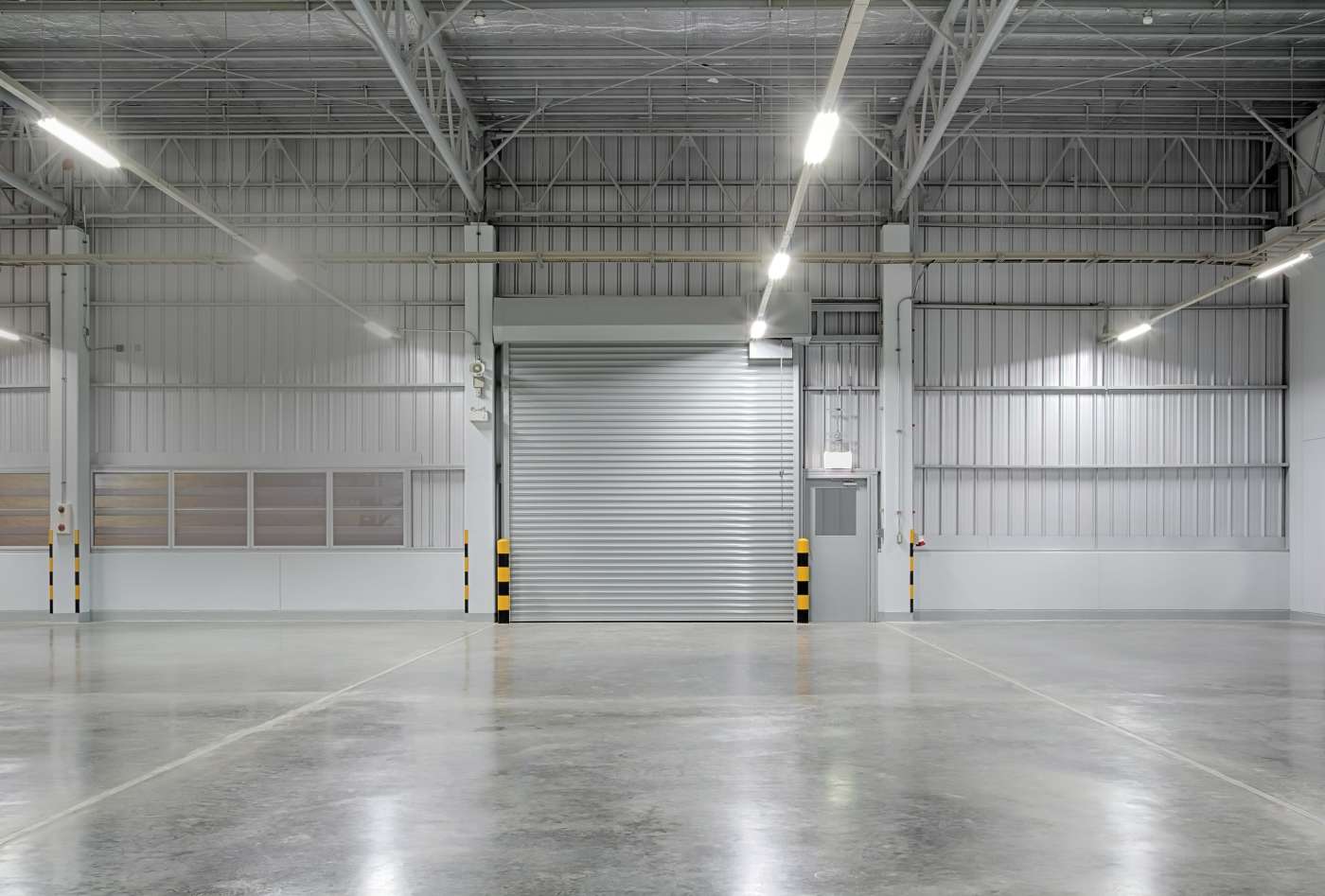 Satco 2-foot LED double light strip fixture, 20W, 2200 lumens, 4000K, for indoor LED lighting applications.