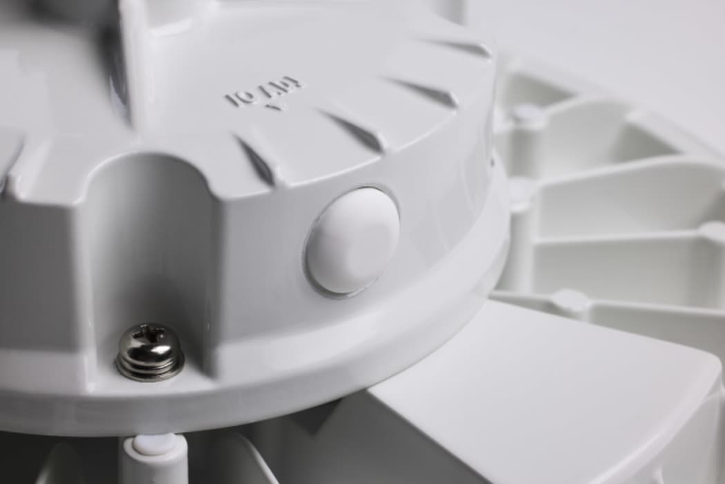 Satco 100W UFO LED high bay fixture in white, 5000K daylight, 14400 lumens, suitable for 120-277V industrial lighting.