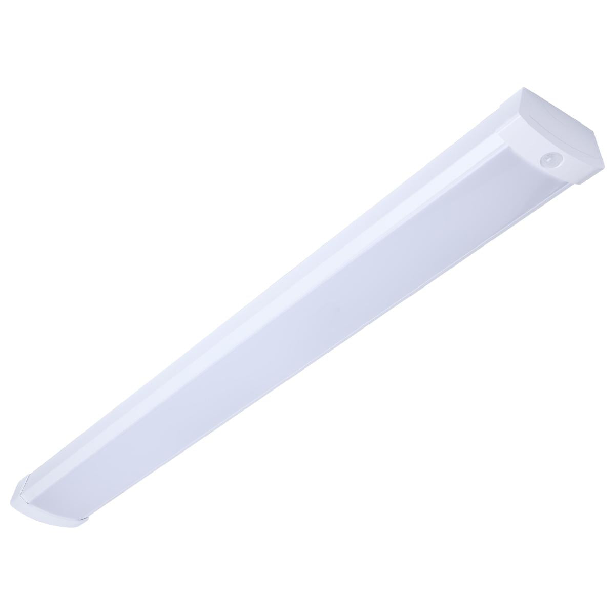 Satco LED 4-foot wrap light with PIR motion sensor, 39W, available in 27K to 50K color temperatures, for energy-efficient illumination.